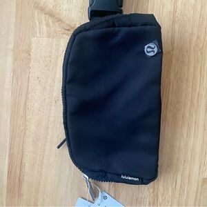 Lululemon Everywhere Belt Bag 1L
$38 USD